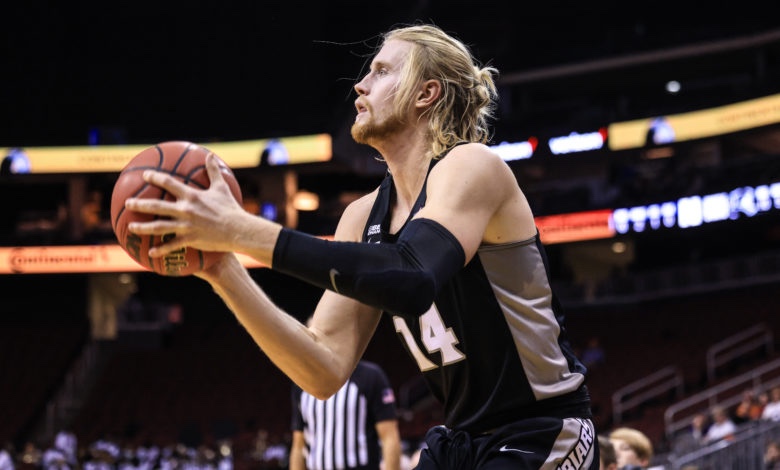 Horchler, Watson Help Shorthanded Friars past St Peter’s